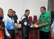 Wabup Yapen Serahkan SK Plt OPD dengan Nomenklatur Baru Pasca Perda Non APBD 2025