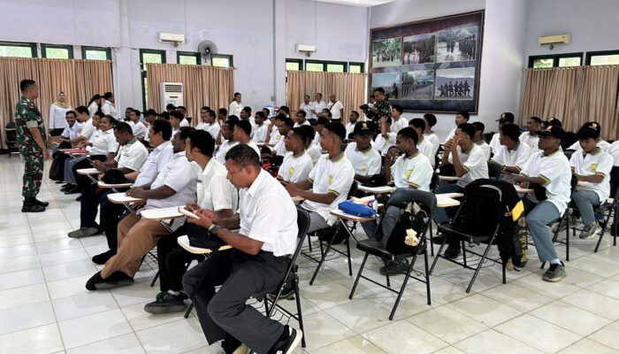 54 Pelajar SMA/SMK Kota Jayapura Ikuti Pembentukan Karakter Di Rindam XVII Cenderawasih