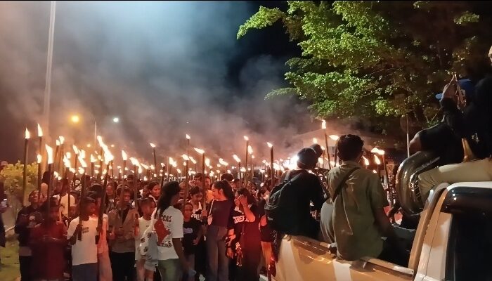 Pawai Obor Fajar Paskah GPI Tiberias Timika Meriah, Terang Iman Menggema di Subuh Hari