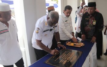 Wali Kota Abisai Rollo Resmikan Masjid Nur Amir di Holtekamp