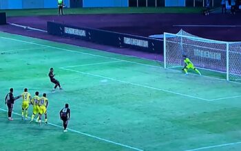 Persipura Bungkus Persiku Kudus 2-0 di Babak Pertama