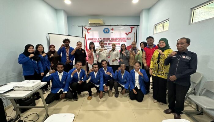 Lantik KSR Institut Swadiri, PMI Kota Jayapura Tegaskan Jaga Jiwa Korsa Kemanusiaan
