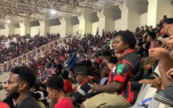 Jelang Kick Off Babak Play Off Promosi, Persipura vs Adhyaksa, Ribuan Penonton Padati Stadion Lukas Enembe Sejak Siang