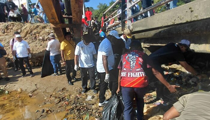 Abisai Rollo Ajak Warga Terus Jaga Kebersihan Kota Jayapura