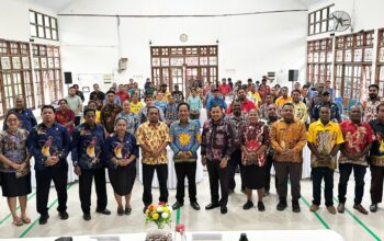 Operator Kelurahan dan Kampung se-Kota Jayapura Ikuti Sosialisasi DTSEN , Rustan Saru: Semua Bantuan Sosial Bermuara pada Data