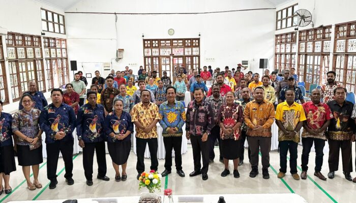 Operator Kelurahan dan Kampung se-Kota Jayapura Ikuti Sosialisasi DTSEN , Rustan Saru: Semua Bantuan Sosial Bermuara pada Data