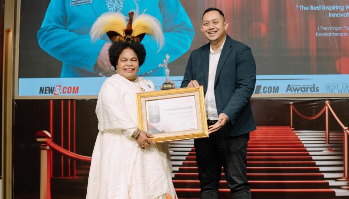 Ketua TP PKK Kota Jayapura Nerlince Wamuar Rollo Raih Penghargaan Pemimpin Perempuan Inspiratif di IPSEA Awards 2026Penghargaan dipersembahkan untuk seluruh perempuan Kota Jayapura dan Tanah Papua