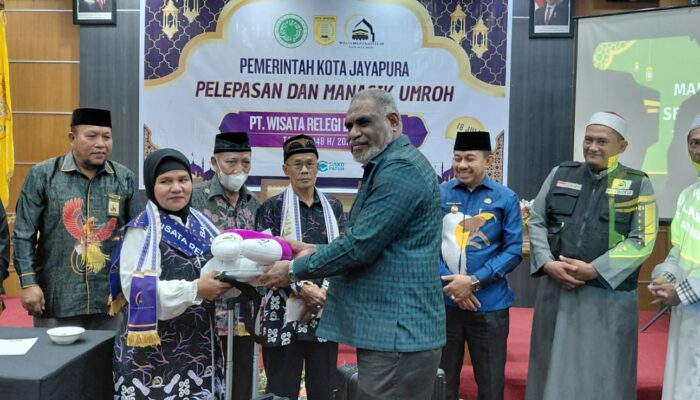 Pemkot Jayapura berangkatkan 16 peserta umrah di Tanah Suci Makkah