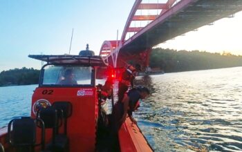 Tim SAR Gabungan Temukan Korban Terjatuh ke Perairan Jembatan Merah