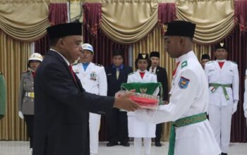 Pengukuhan Paskibraka Yapen 2026, Bupati Benyamin Arisoy: Bukan Sekadar Seremonial, Melainkan Amanah dan Kehormatan
