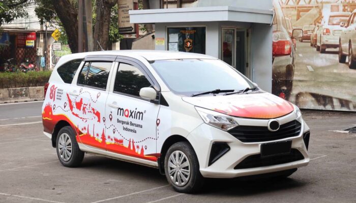 Saat Mobil Maxim Membawa Nuansa Merah Putih ke Jalanan Jayapura