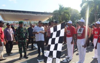 Semarak HUT RI ke-81, 54 Peserta Ikuti Gerak Jalan di Serui, Bupati Benyamin: Lebih dari Sekadar Menang-Kalah