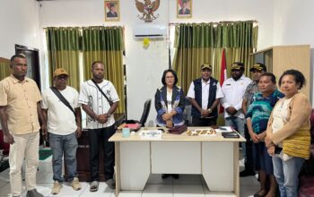 Hak Terabaikan, Belasan Pencaker K2-500 Waropen Mengadu ke DPRK: Tuntut Kejelasan SK CPNS