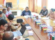 Bupati Kepulauan Yapen Benyamin Arisoy Dukung Pembangunan PLTS 5 MW di Angkaisera: “Ini Untuk Kepentingan Masyarakat”