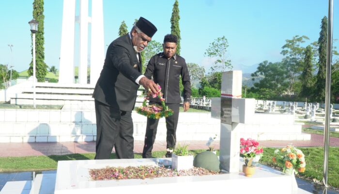 Jelang HUT RI ke-81, Wali Kota Jayapura Pimpin Ziarah ke TMP Kesuma Trikora Waena, Wariskan Semangat Juang Para Pahlawan