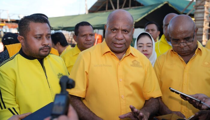 Gubernur MDF Dorong Penataan Ulang Kampung Nelayan Dok V Pascakebakaran