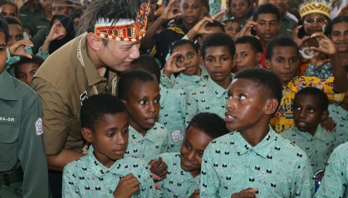 Menko AHY: Sekolah Rakyat Jadi Jalan Memutus Rantai Kemiskinan di Papua