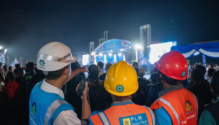 Puluhan Personel PLN Kawal Pasokan Listrik Festival Danau Sentani 2026
