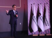 Transformasi Berorientasi Pelanggan, PLN Raih Sector Champion dan Runner Up BUMN Layanan Terbaik Danantara Indonesia CX100 Award 2026